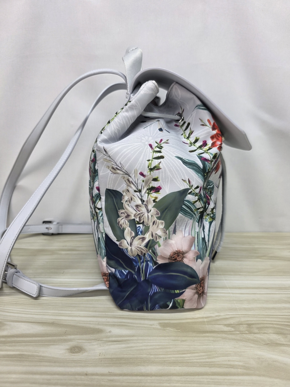 Ted Baker White Floral Parrot Drawstring Backpack - Picture 3 of 10